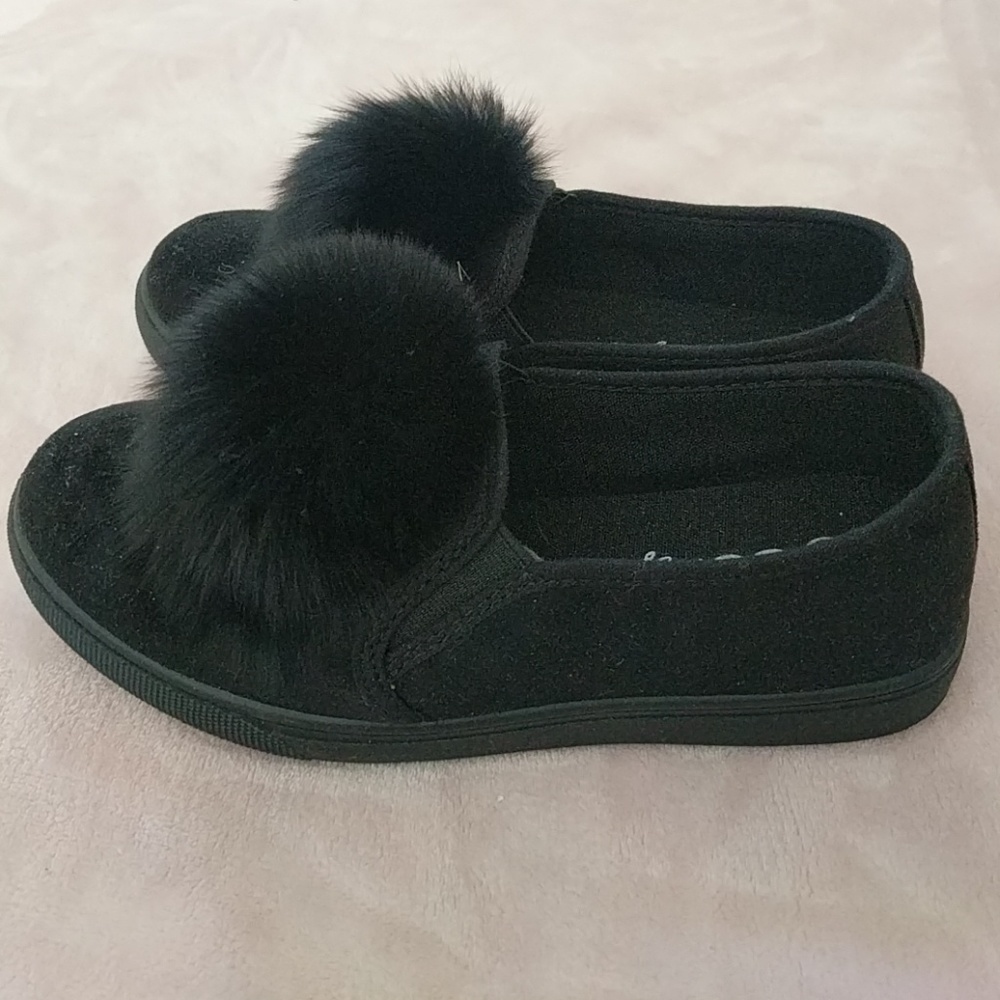 Pom pom sneakers